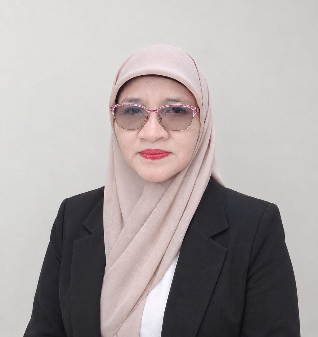 Esmi Pohan, M.Pd